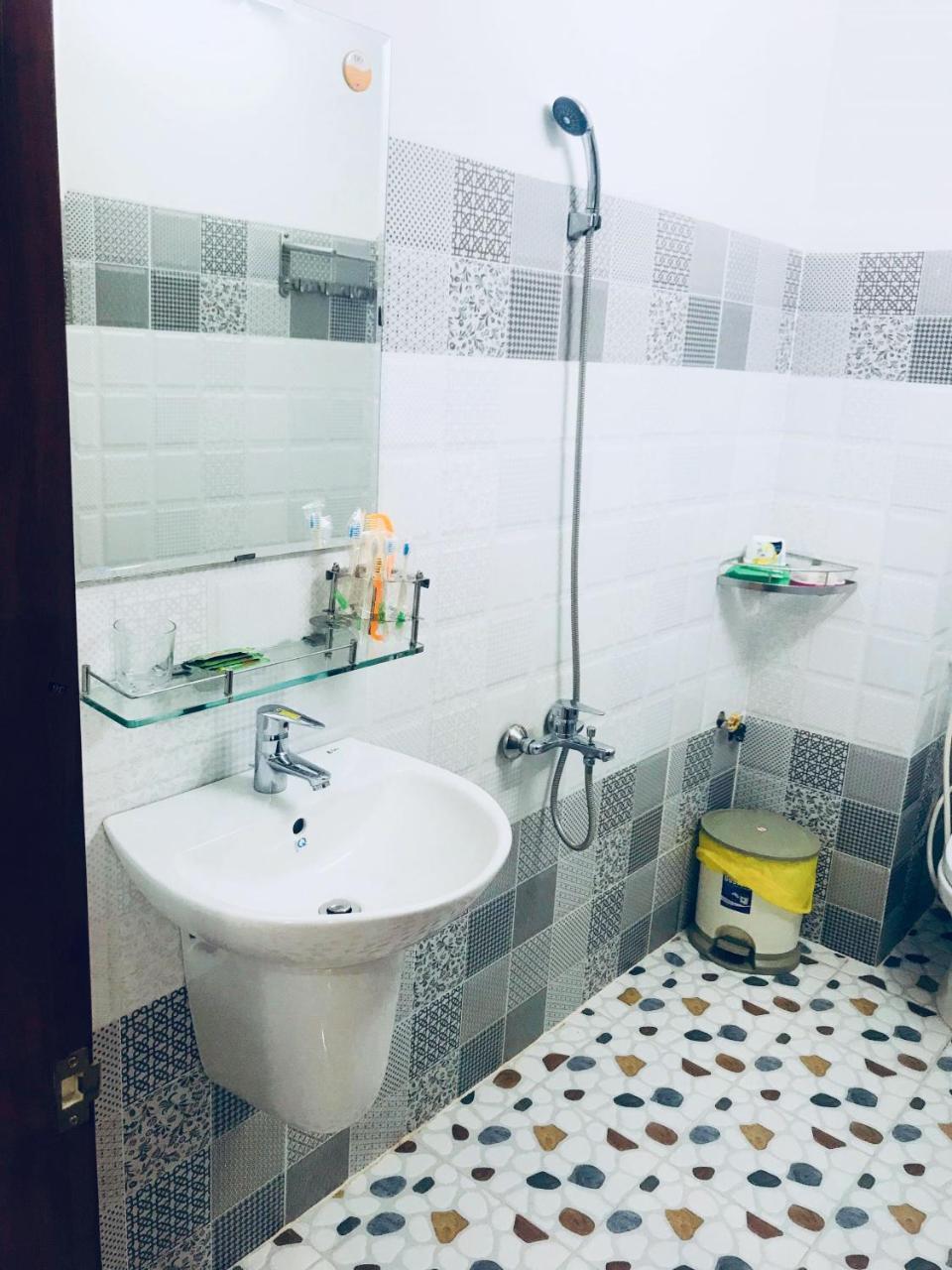 Hotel Duc Thanh Chi Khu Co Ong Екстериор снимка